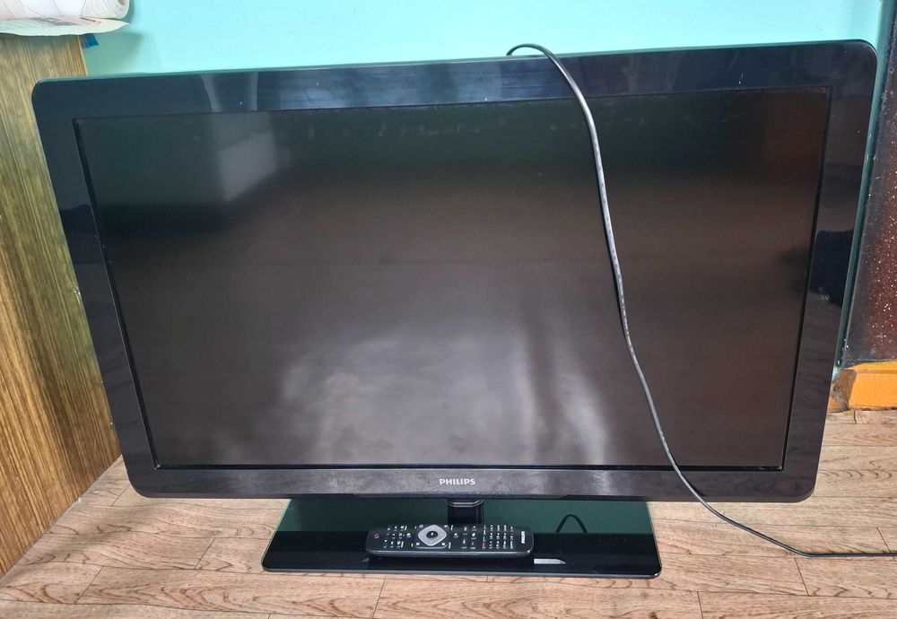 Телевизор Phillips 32 (81см) Full HD