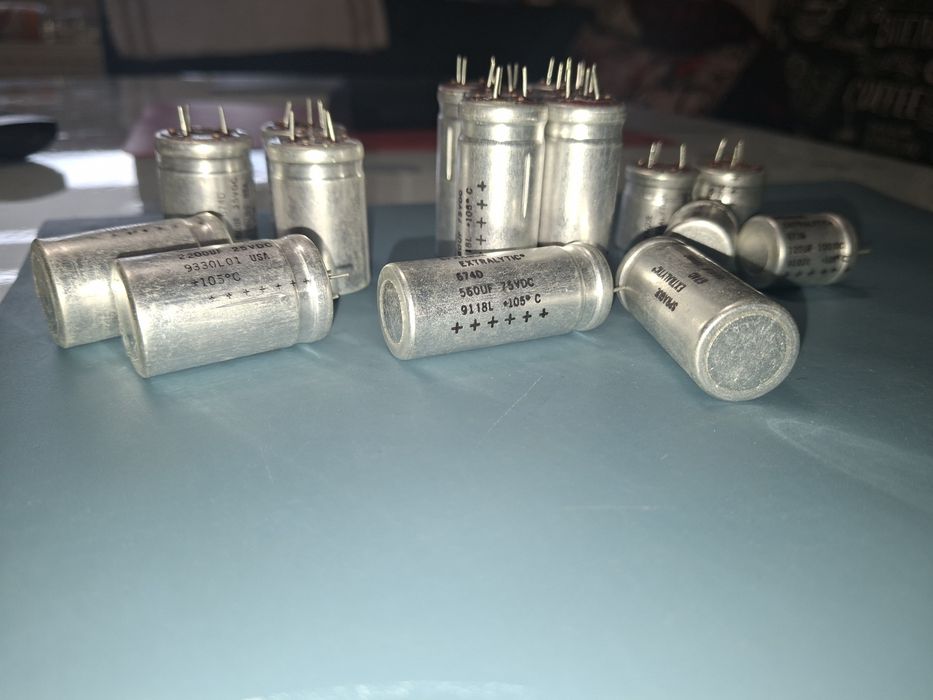 Condensatori electroliți aluminiu  Sprague Extralytic, 15 buc., diverse capacități