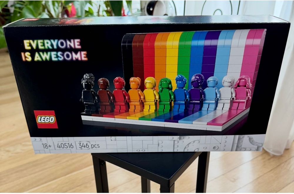 Everyone is awesome - Lego