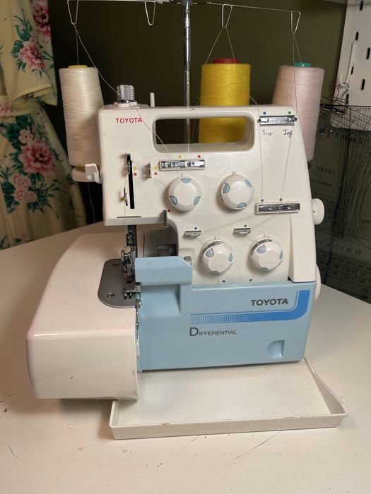 Masina de surfilat casnica