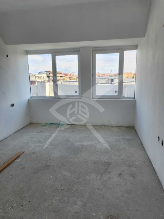 Продава се Многостаен апартамент в Поморие - 200 кв.м за 1000 €/кв.м - Снимка #8