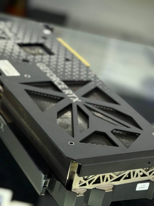 GeForce RTX 4070 (INNO3D X3)