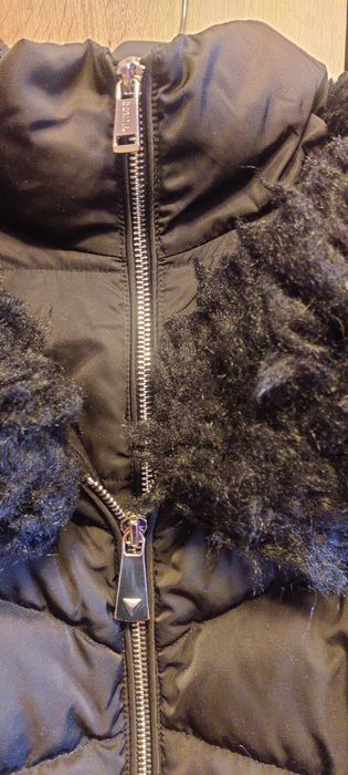 Дамско черно зимно пухено яке Guess, s размер