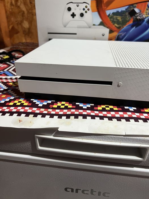 XBOX ONE S   In stare buna