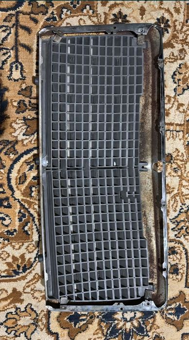 Решотка на mercedes-benz w124