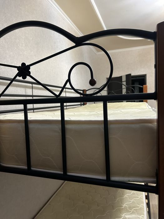 Двухярусная кровать