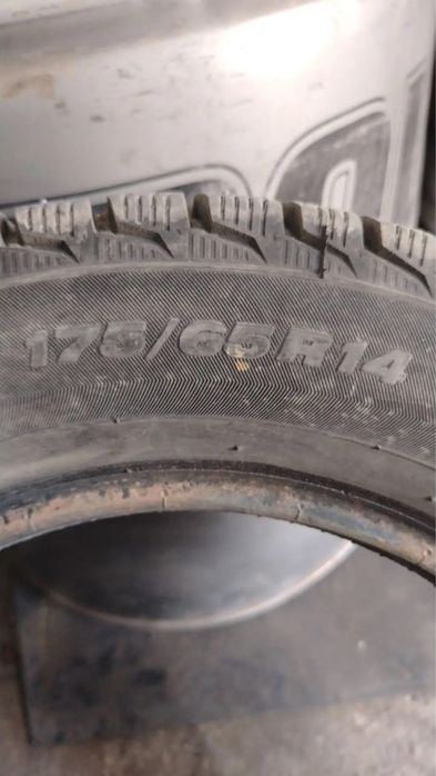 Продаю резина  ………….