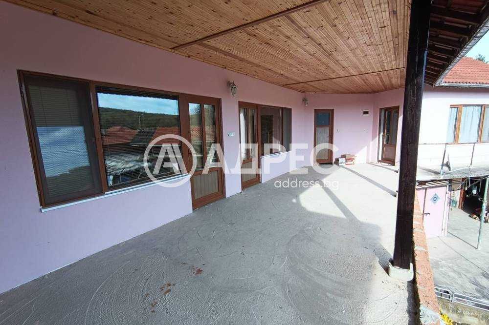 Продава се Къща в с. Недоклан, Област Разград - 200 кв.м за 459 €/кв.м - Снимка #1