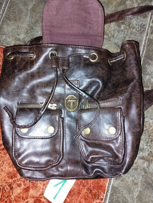 Дамска чанта на Марк Шантал , дамски ранички и чанта,,клъч"