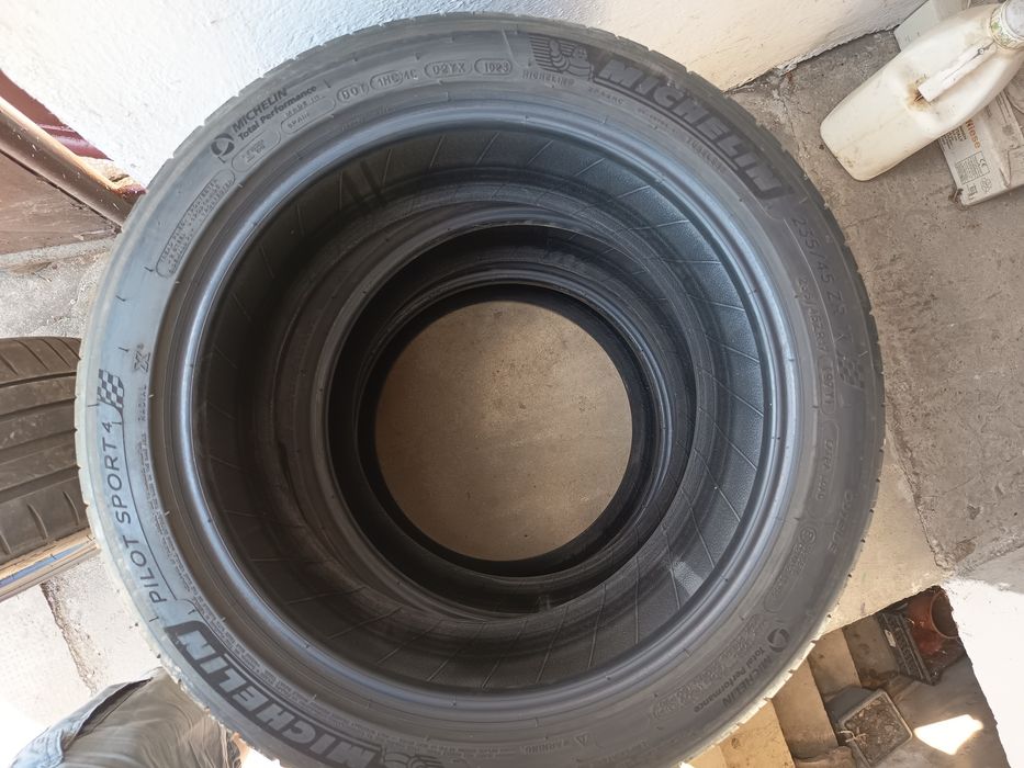 VÂNDUT.                    235 45 17 Michelin pilot sport 4, vară ,