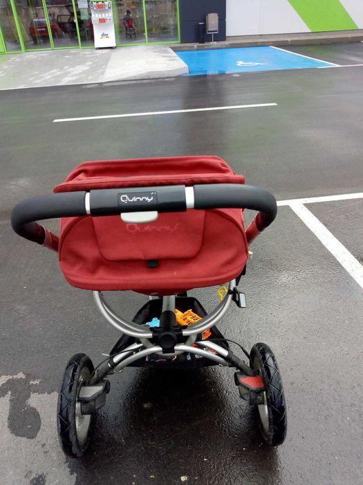 Червена количка Quinny
