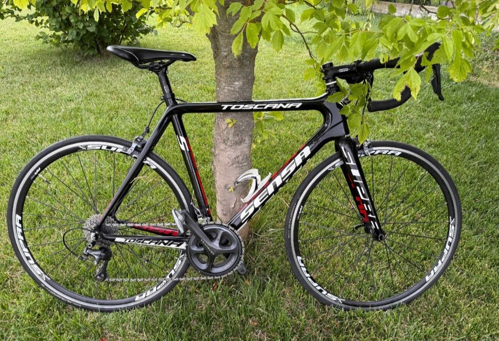 Bicicleta cursiera profesionala carbon