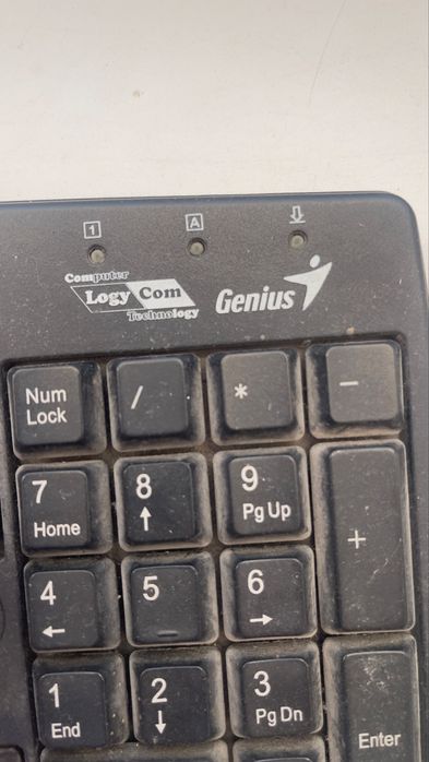 Продается монитор и клавиатура