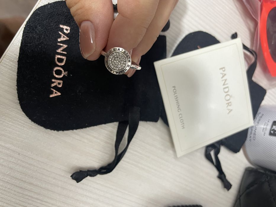 Продам оригинальное кольцо Pandora