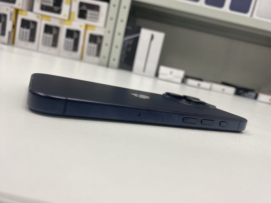 Iphone 15 pro синий цвет