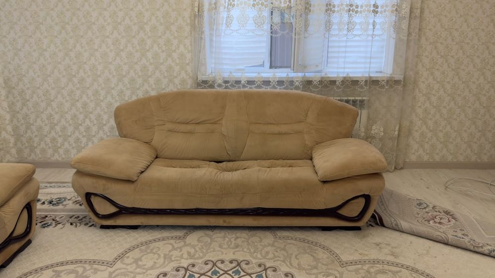 Диван сатылады..
