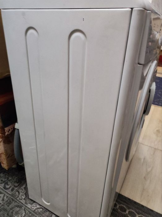 Машинка стиральная Indesit