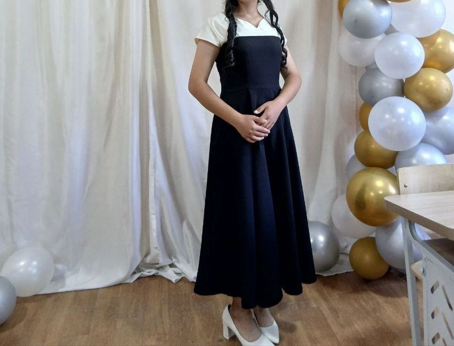 Bayramlar uchun nafis,keng etakli koʻylak –qora va ivory rangda