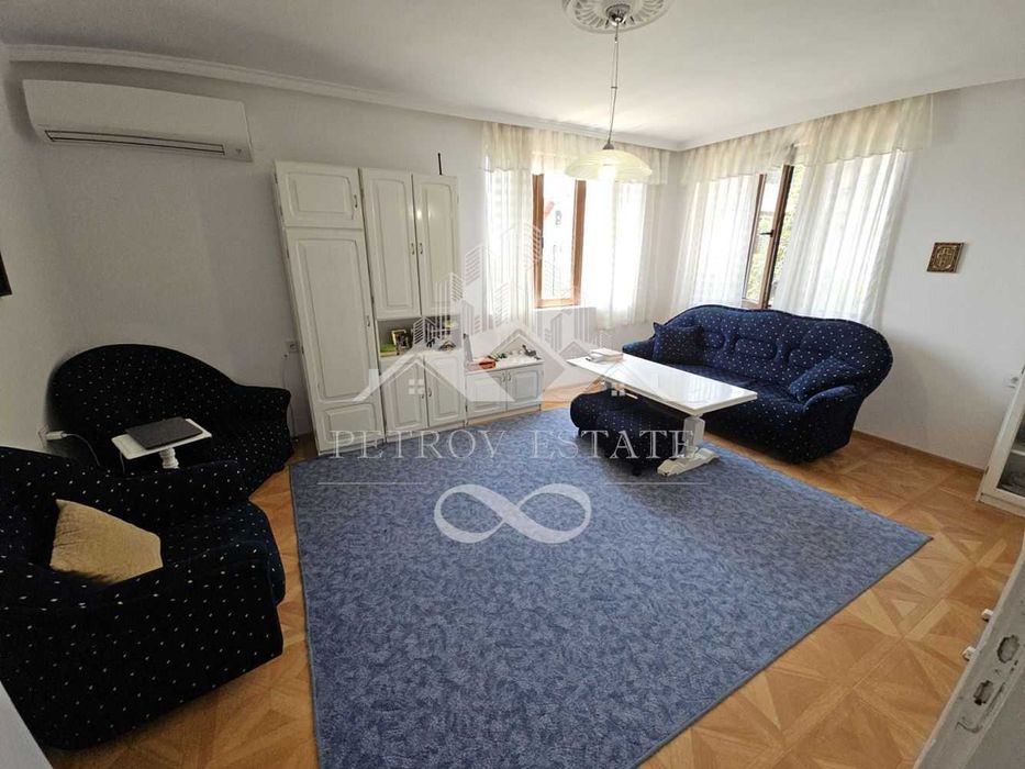 2 Етажа от къща с отлична локация във Велинград