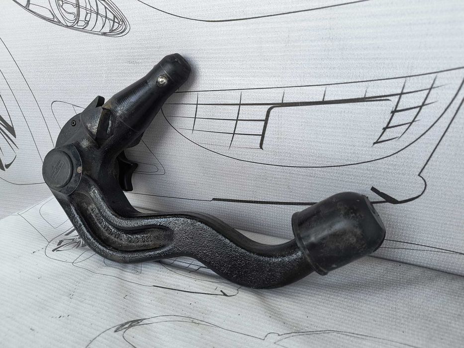 Cârlig Remorcare Detașabil / Nucă Cârlig Audi A6 C5 2000 / 1997-2005 Cod OEM A305170/174 (5D2)