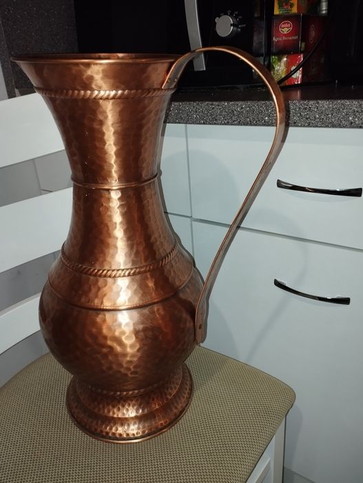 Голяма медна ваза