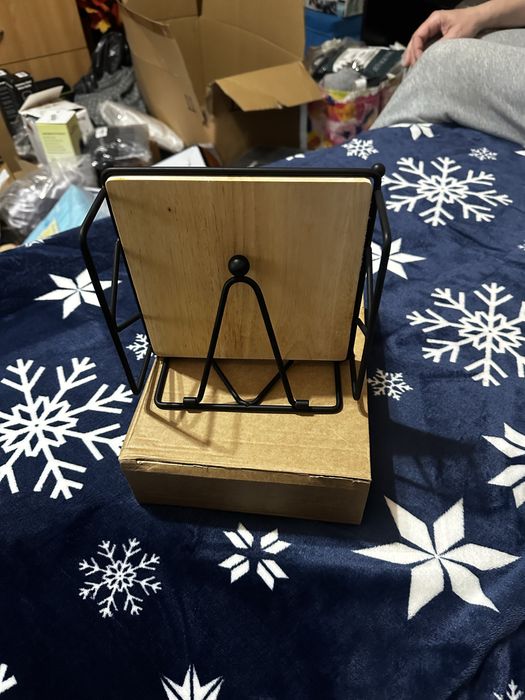 Suport servetele din lemn si metal nou, la cutie