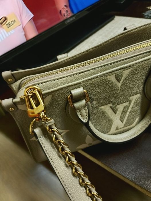 Оригинална чанта Louis Vuitton Petit Palais PM