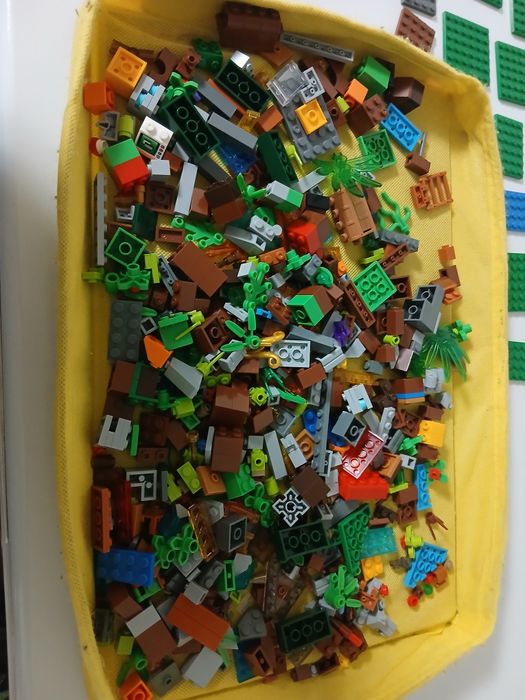 Продам конструктор лего