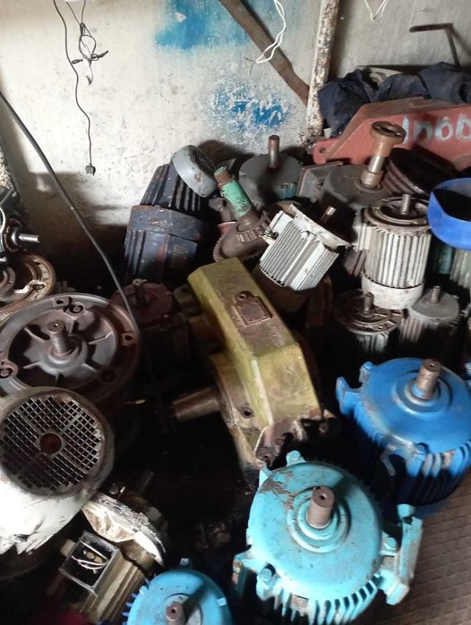 Электродвигатели в ассортименте