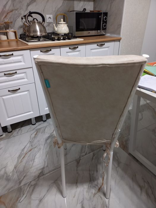 Продам  стулья новые