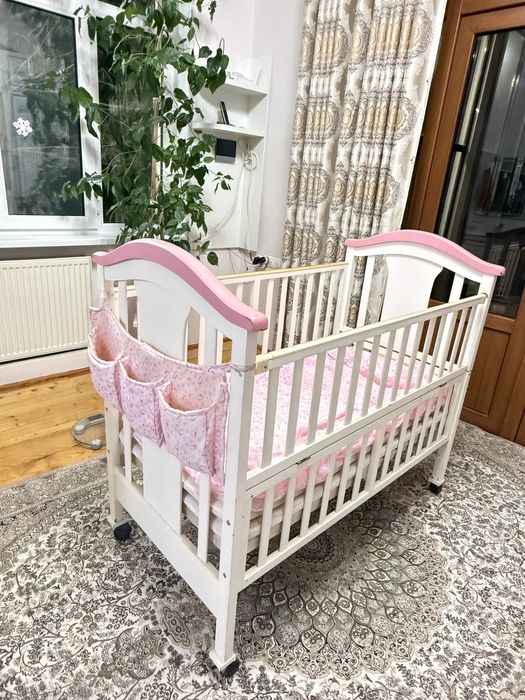 Детская кроватка в хорошем состоянии