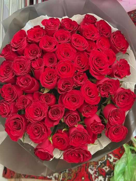 Цветы свежие продам.