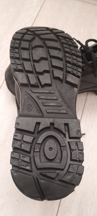 Продам Ботинки мужские