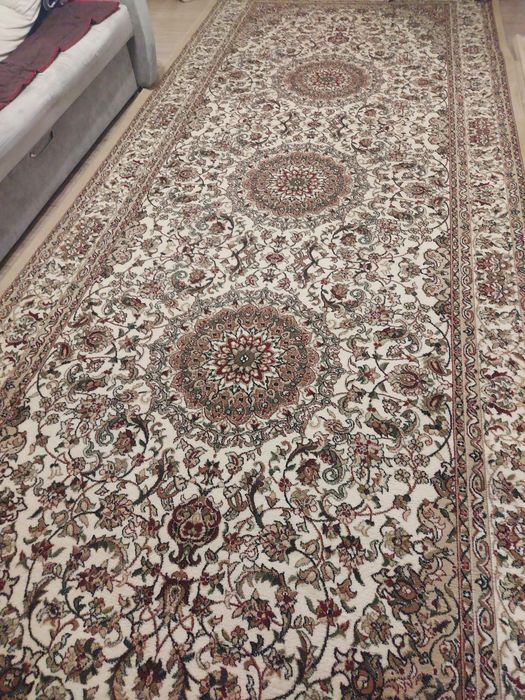 Ковёр в хорошем состоянии