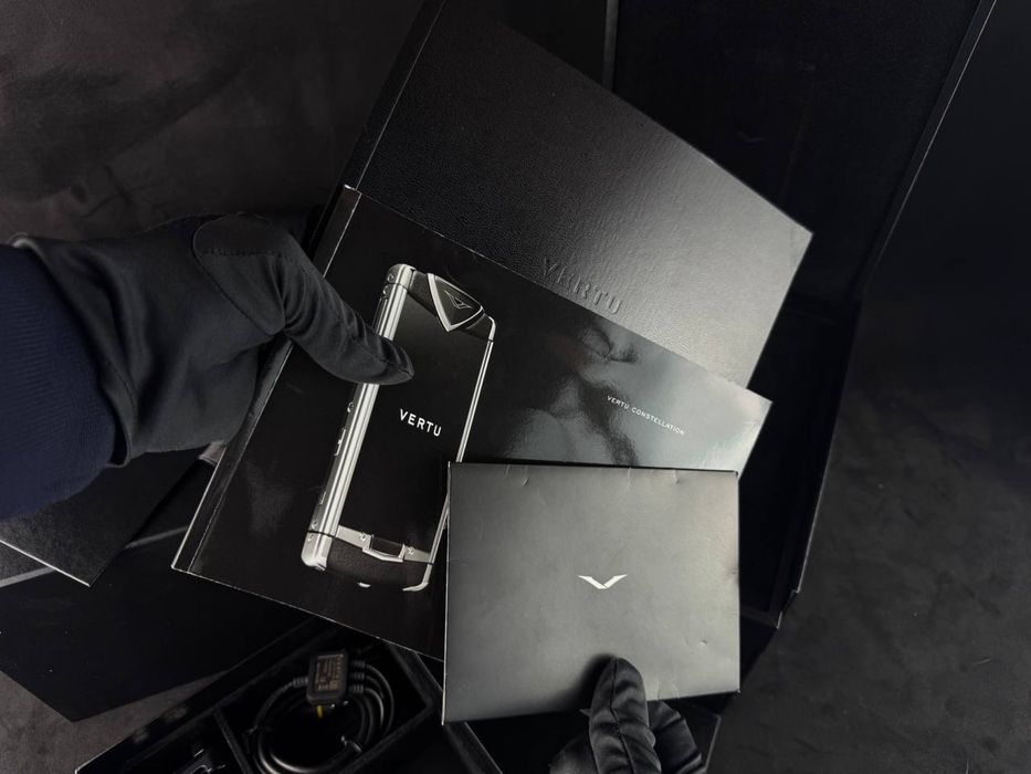 Vertu Constellation T black