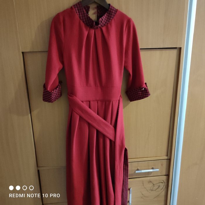 Платья листайте про