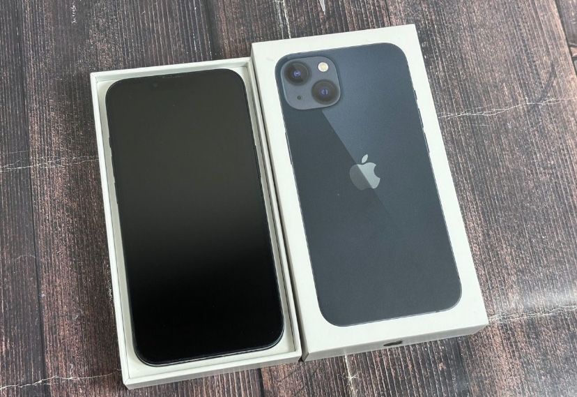 iPhone 13 128Gb с гарантией