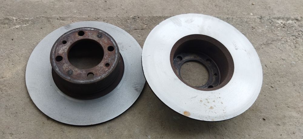 Продаются тормозные диски. Толщина 6 мм.