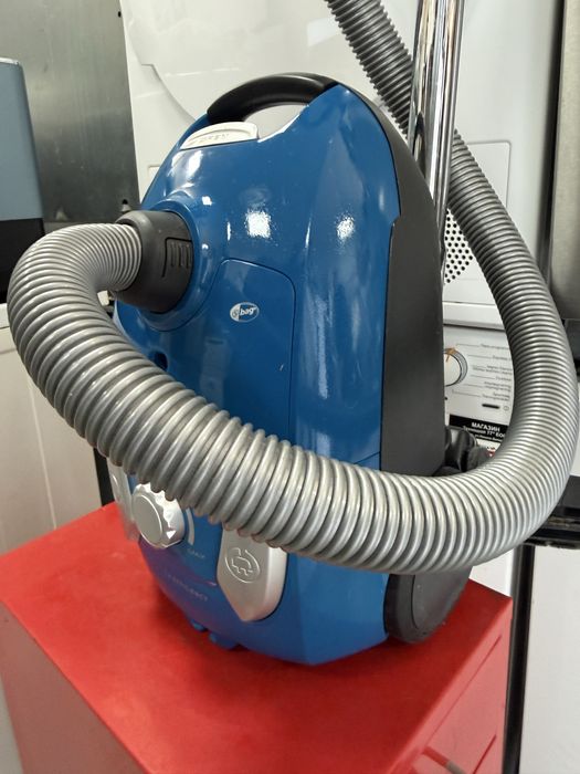 Прахосмукачка AEG