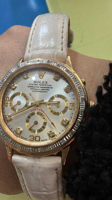 Алтын  сағат бриллиант