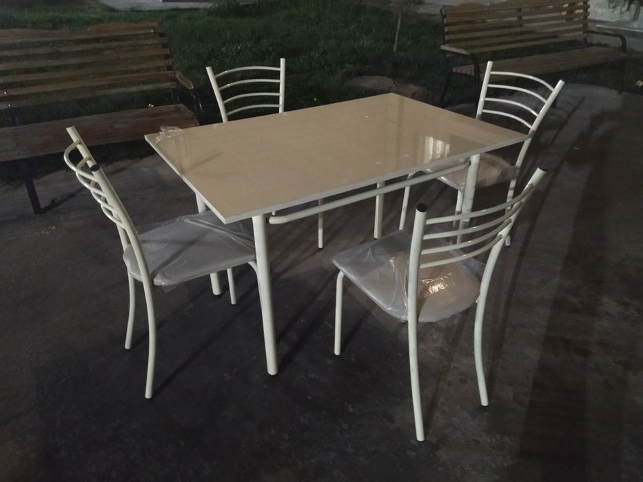 Кухонный стол для дома кафешек и других заведений 870.000 сум