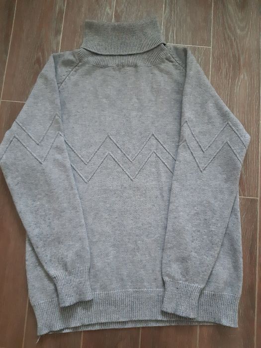 Продаю женскую тёплую кофту