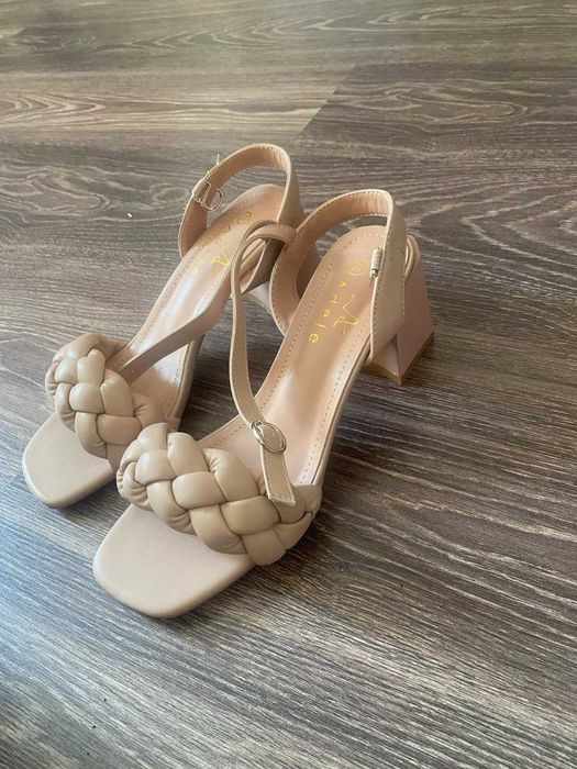 Летние босоножки