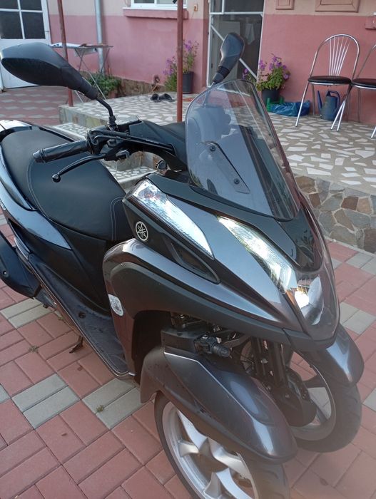 Vând Scuter Yamaha Tricity 125
