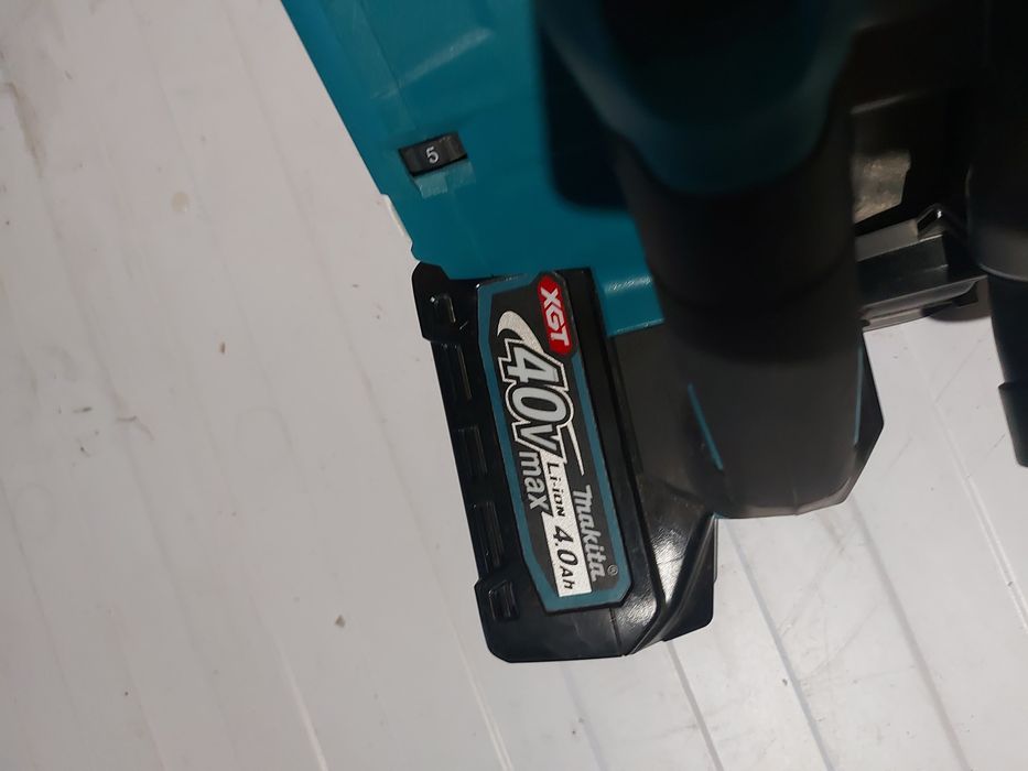 Scule makita 40v