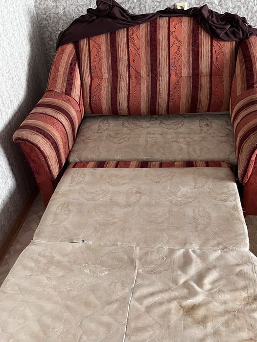 Отдам даром диван