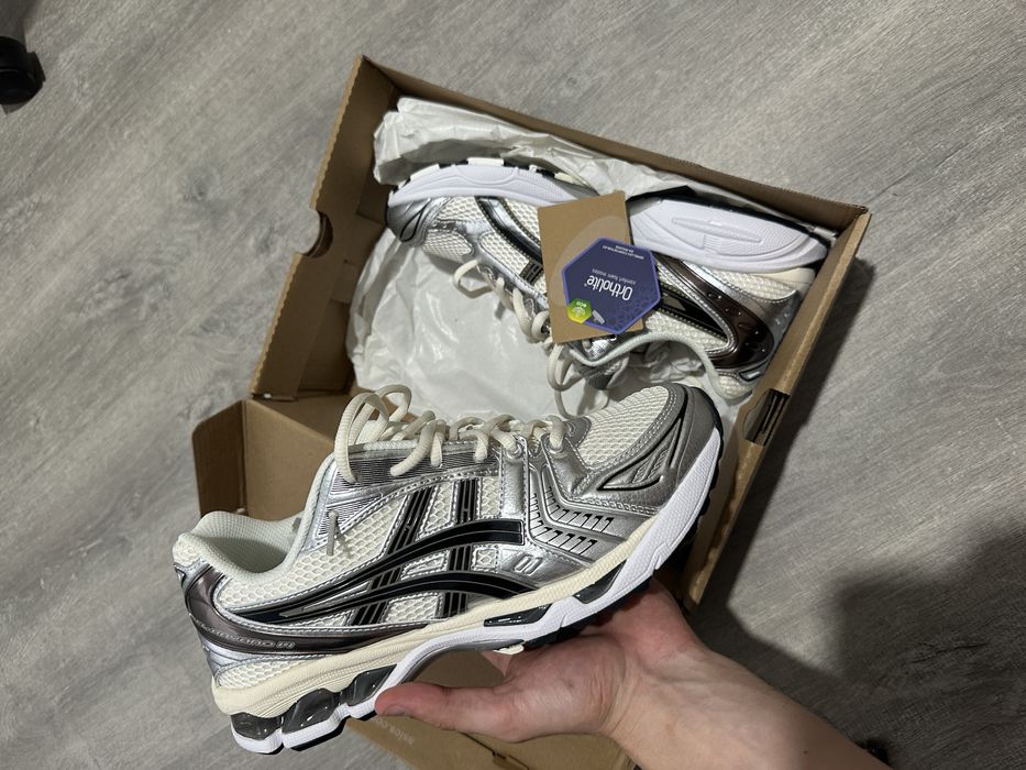 ASICS Gel Kayano 14 43.5 Cream/Black