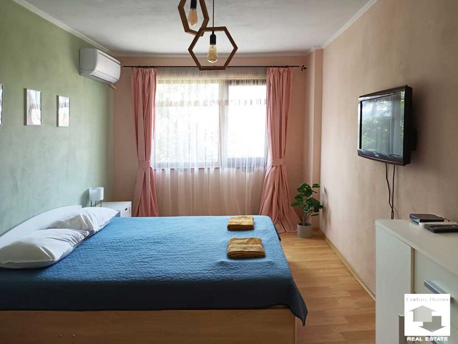 104952 Панорамен тристаен апартамент в центъра на В. Търново