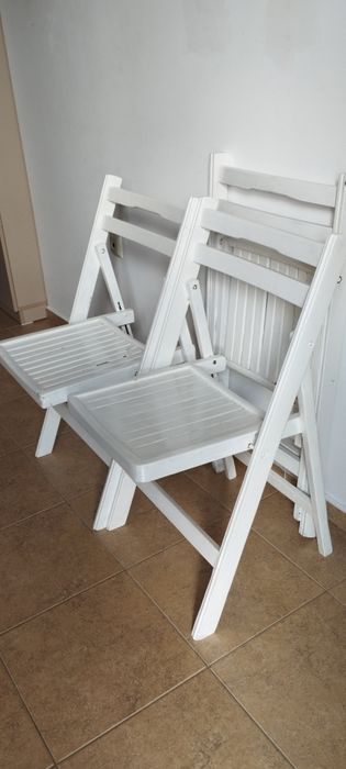 4 дървени стола-80лв,диван-150лв