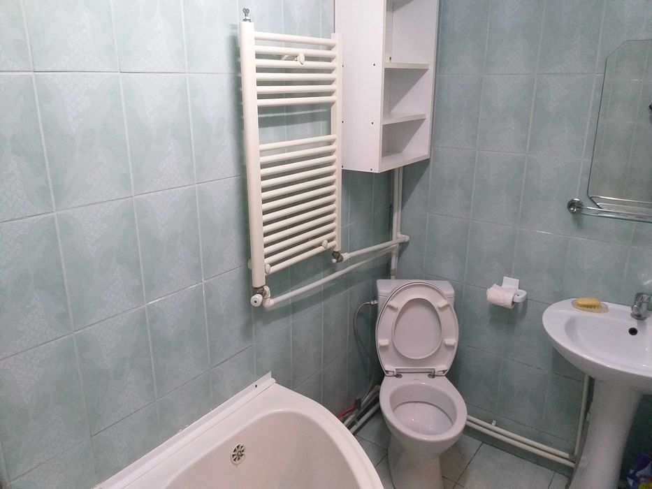 PF inchiriez apartament 2 camere, Pacurari vis a vis de Mega Image